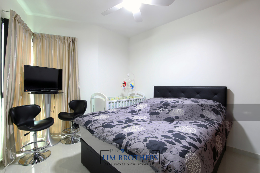 Woodsvale (D25), Condominium #183026152